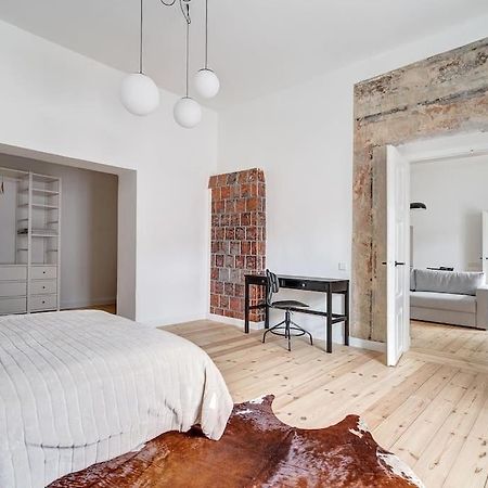 Spacious 2-Bedroom Flat In Old Town By Urban Rent Вильнюс Экстерьер фото