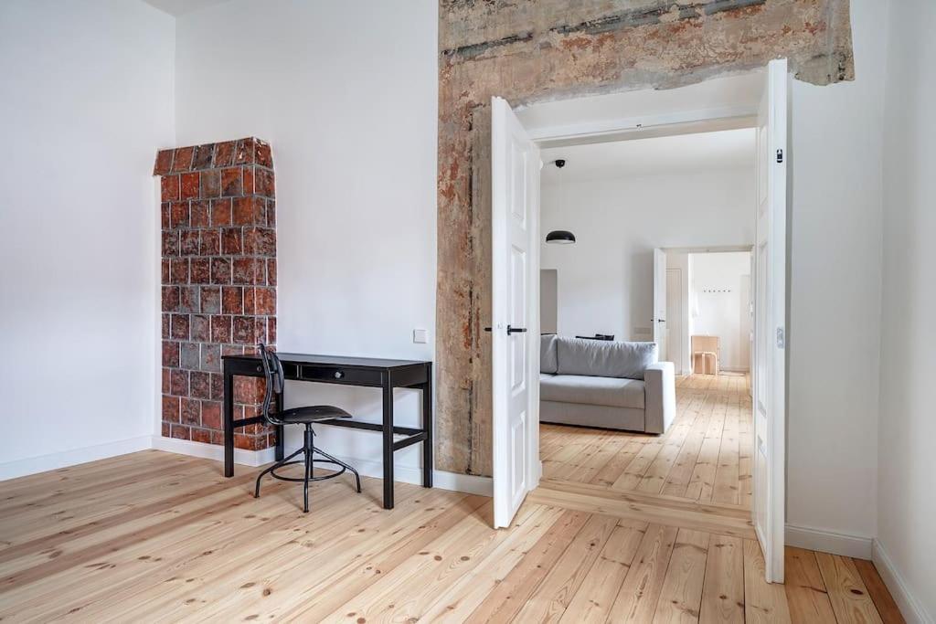 Spacious 2-Bedroom Flat In Old Town By Urban Rent Вильнюс Экстерьер фото