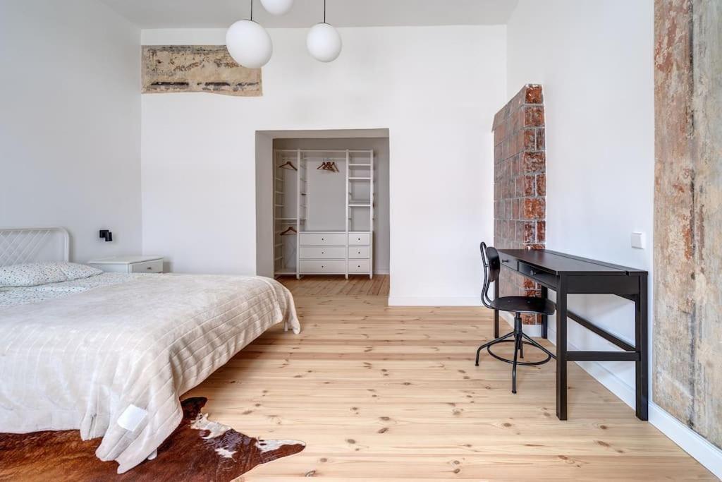 Spacious 2-Bedroom Flat In Old Town By Urban Rent Вильнюс Экстерьер фото