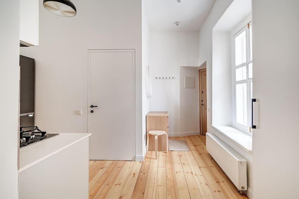 Spacious 2-Bedroom Flat In Old Town By Urban Rent Вильнюс Экстерьер фото