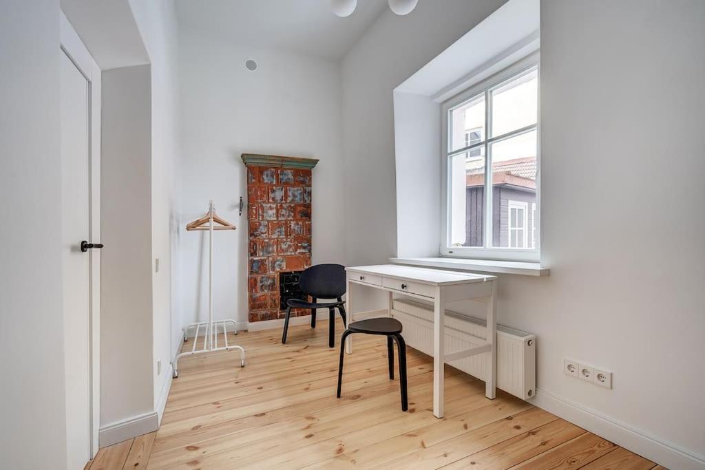 Spacious 2-Bedroom Flat In Old Town By Urban Rent Вильнюс Экстерьер фото